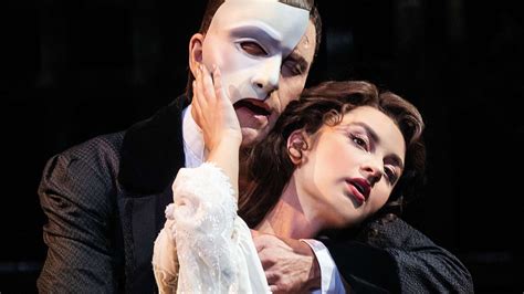 The Phantom of the Opera: Misteryczne melodie i skryte pragnienia w epoce kina niemego!